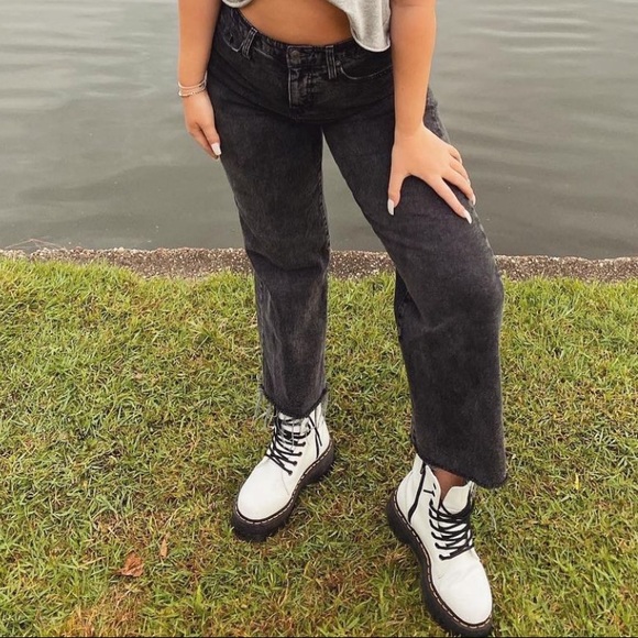 Dr. Martin 1460 PASCAL MAX LEATHER PLATFORM BOOTS - Picture 2 of 6